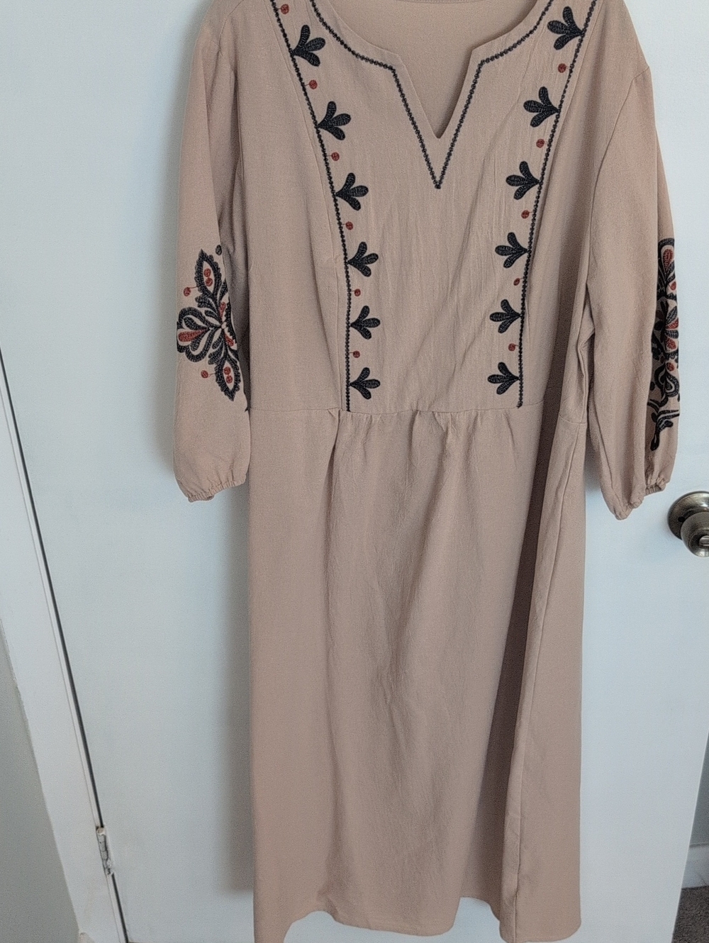 SHEIN Beige Embroidered Long Sleeve Midi Dress with Black & Rust Accents